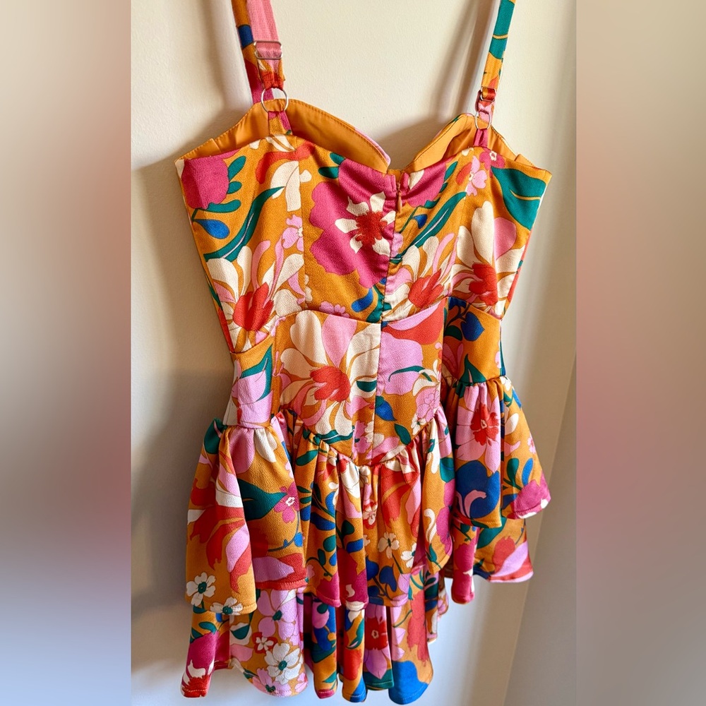 Hello Molly Tropical Floral Medium Women’s Tiered Romper Summer Spring Vacation - Picture 8 of 9